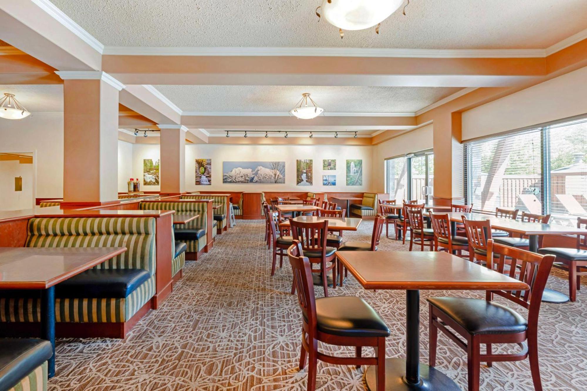 Best Western Plus Barclay Hotel Port Alberni Dış mekan fotoğraf