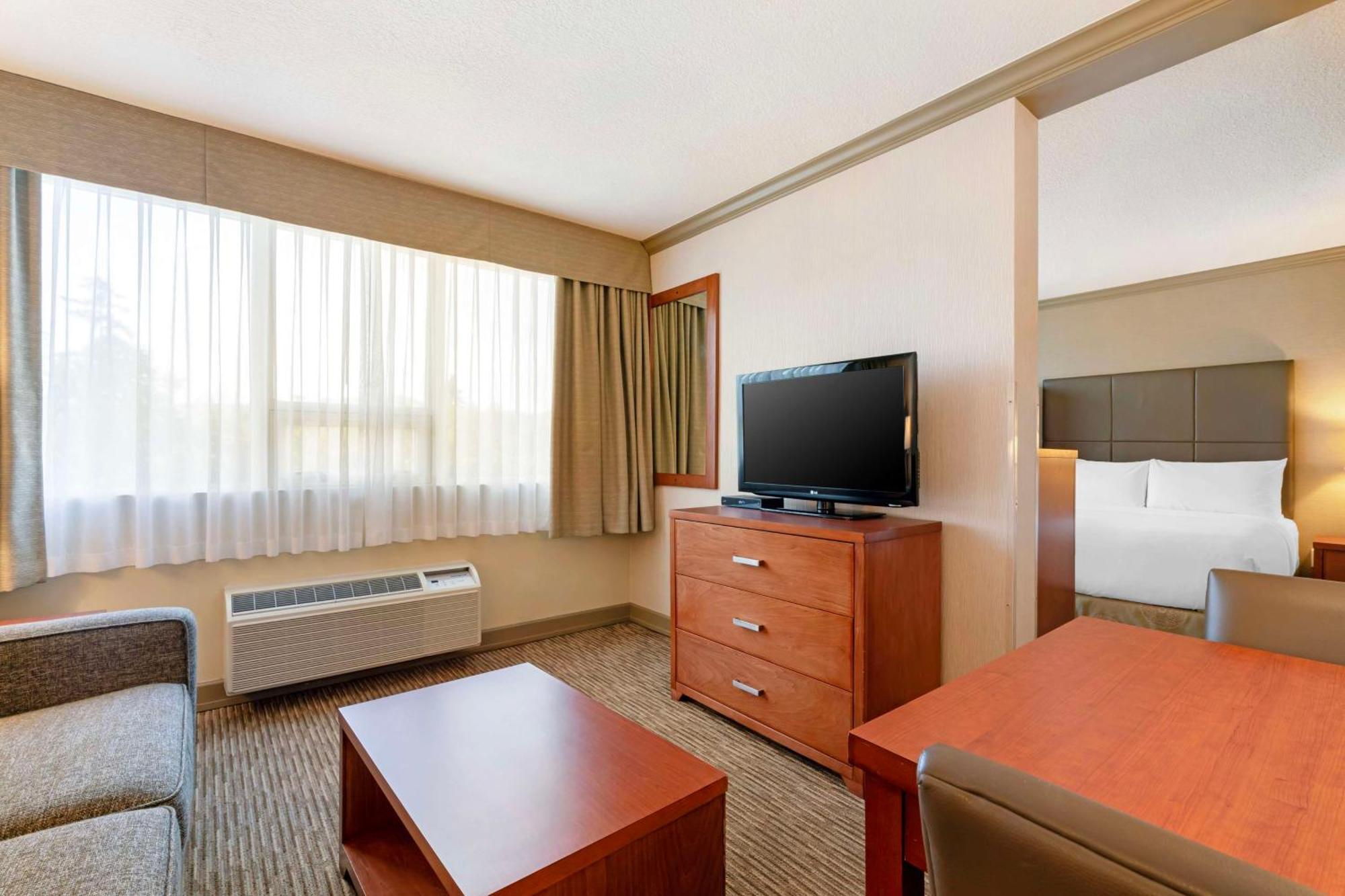 Best Western Plus Barclay Hotel Port Alberni Dış mekan fotoğraf