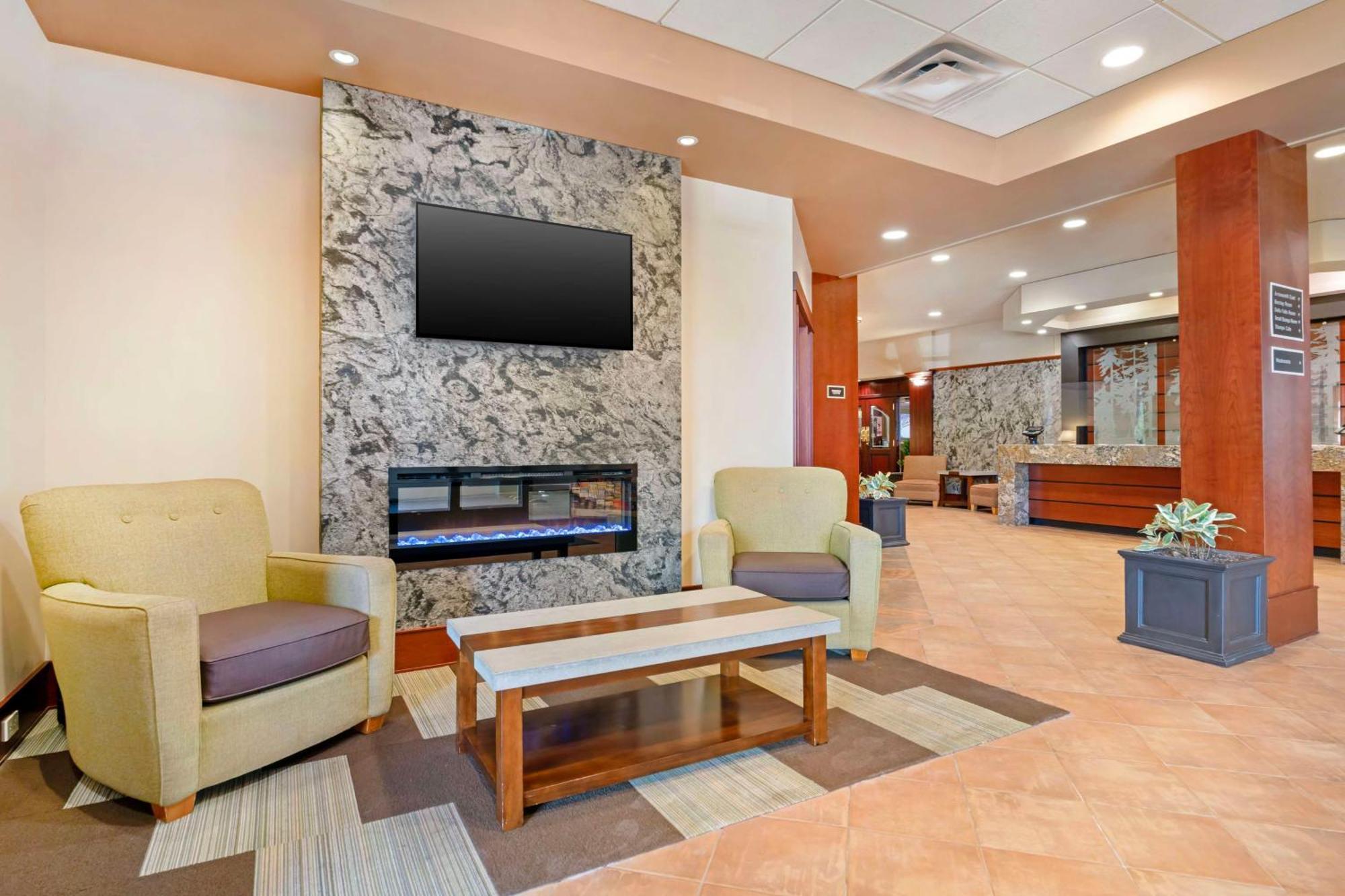 Best Western Plus Barclay Hotel Port Alberni Dış mekan fotoğraf